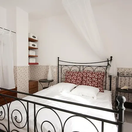 Pavi Apartments Vila Amalia Šilo Szoba fotó